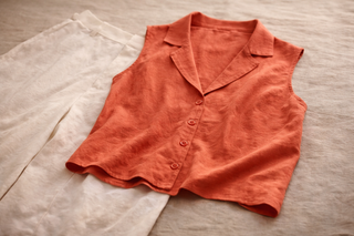 what top to wear with wide leg trousers plus size